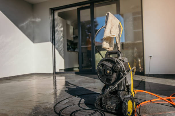 Best Vinyl Siding Pressure Washing in Seymour, WI